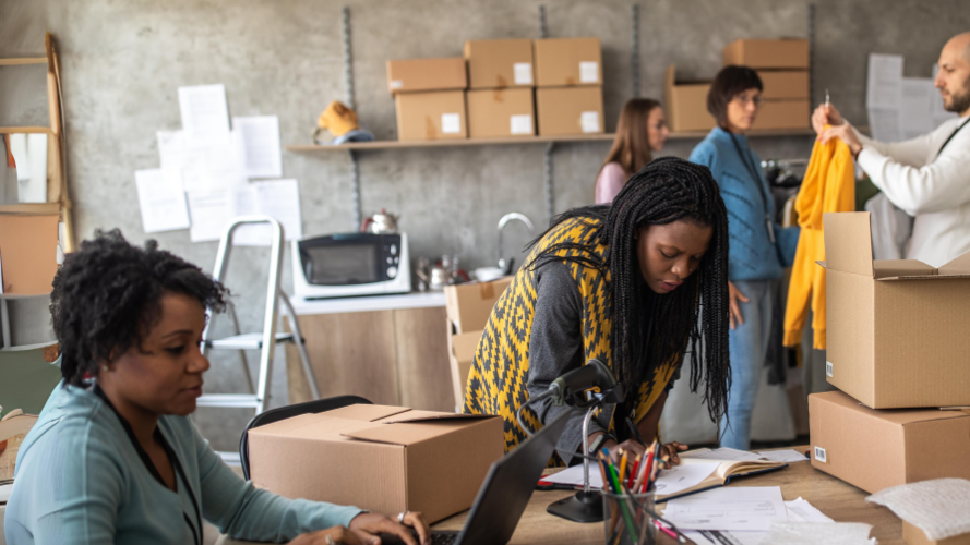 Personnes dans un espace de travail